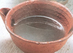 イラブーシンジ（エラブ海蛇の煎じ汁）