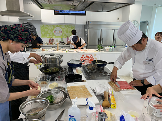 去った1/22(水)~1/24(金)、1/29(水)~1/31(金)に琉球料理担い手育成講座を開催致しました。