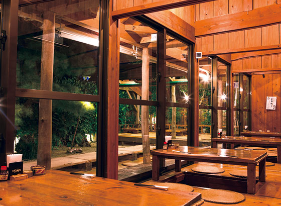 泡盛と創作うちなー料理 おもろ殿内